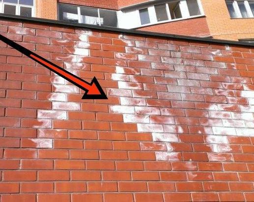 Откуда берутся белые разводы на кирпиче и почему их обязательно нужно убирать